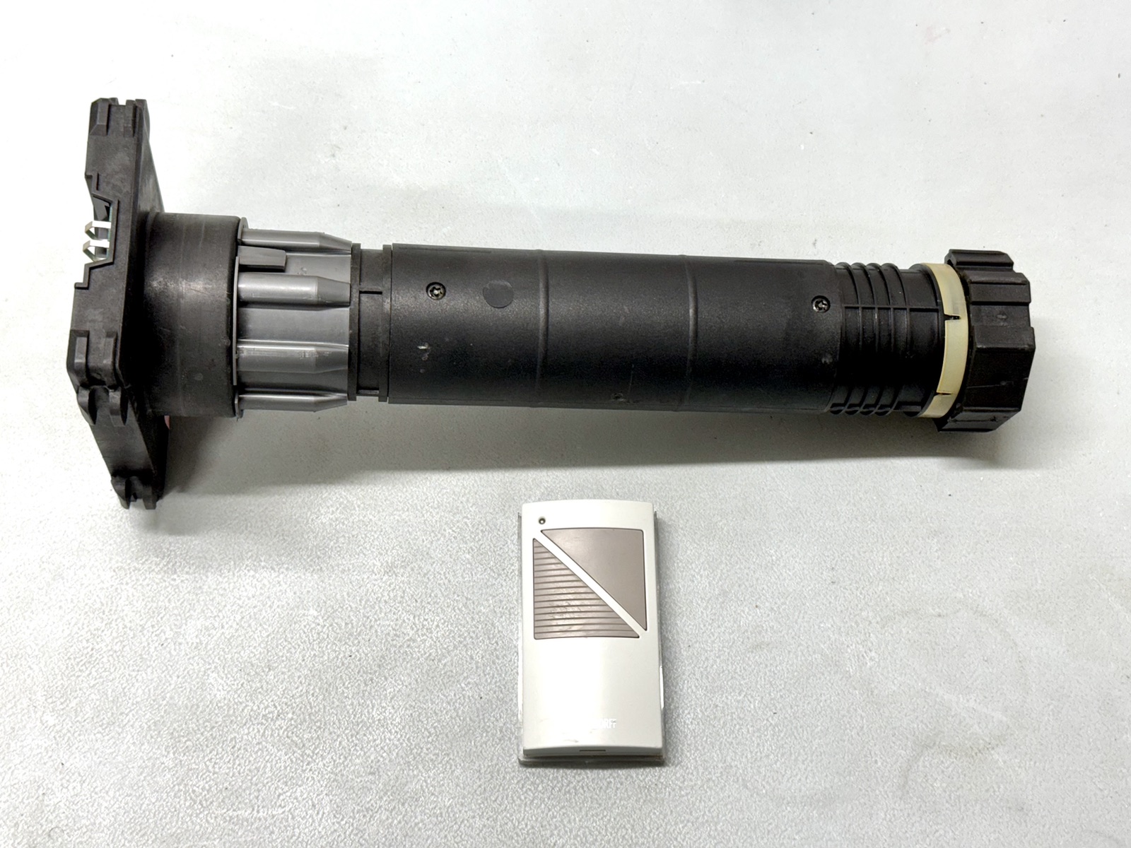 CI200 G 42200 Telco V1 DROIT — photo 2