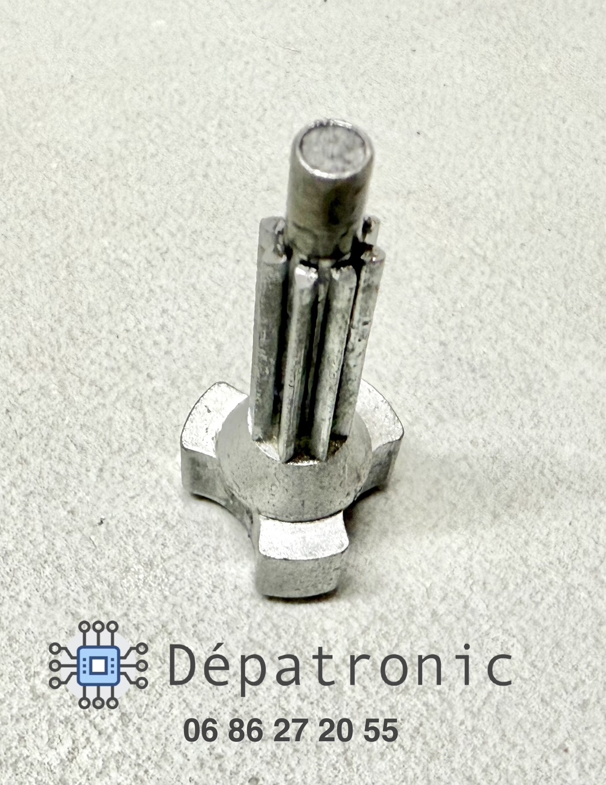 8 dents — photo 3